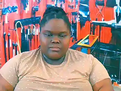 Snapshot of EbonyHotBuns chatting on 11.15.25 EbonyHotBuns online show from 11.15.25