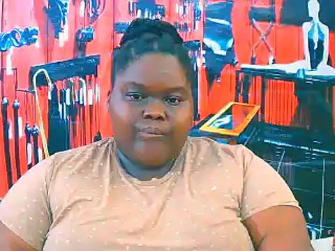 Snapshot of EbonyHotBuns chatting on 11.16.25 EbonyHotBuns online show from 11.16.25