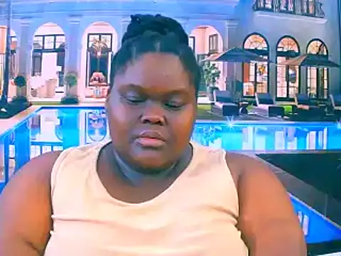 Snapshot of EbonyHotBuns chatting on 11.22.25 EbonyHotBuns online show from 11.22.25