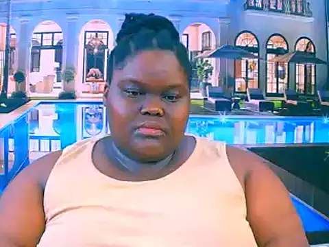 Snapshot of EbonyHotBuns chatting on 11.22.25 EbonyHotBuns online show from 11.22.25