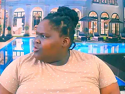 Snapshot of EbonyHotBuns chatting on 11.24.25 EbonyHotBuns online show from 11.24.25