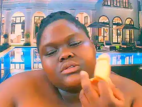 Snapshot of EbonyHotBuns chatting on 11.28.25 EbonyHotBuns online show from 11.28.25