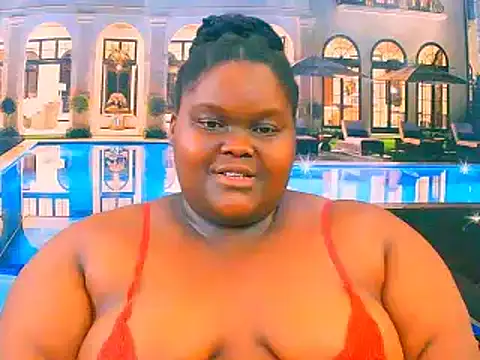 Snapshot of EbonyHotBuns chatting on 11.30.25 EbonyHotBuns online show from 11.30.25