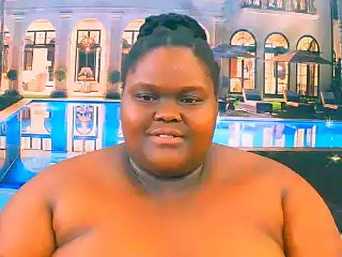 Snapshot of EbonyHotBuns chatting on 12.03.25 EbonyHotBuns online show from 12.03.25