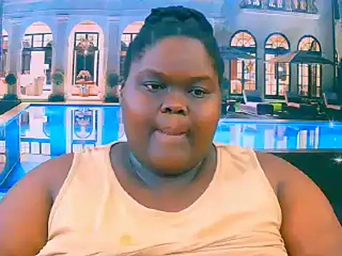 Snapshot of EbonyHotBuns chatting on 12.13.25 EbonyHotBuns online show from 12.13.25