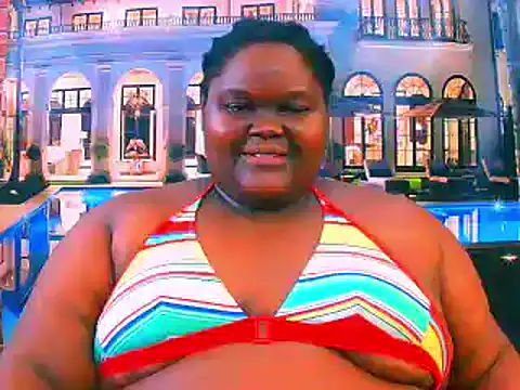 Snapshot of EbonyHotBuns chatting on 05.05.26 EbonyHotBuns online show from 05.05.26