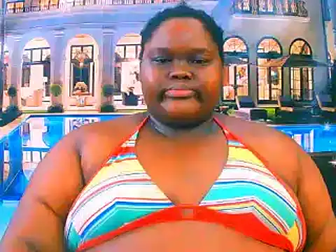 Snapshot of EbonyHotBuns chatting on 05.26.26 EbonyHotBuns online show from 05.26.26