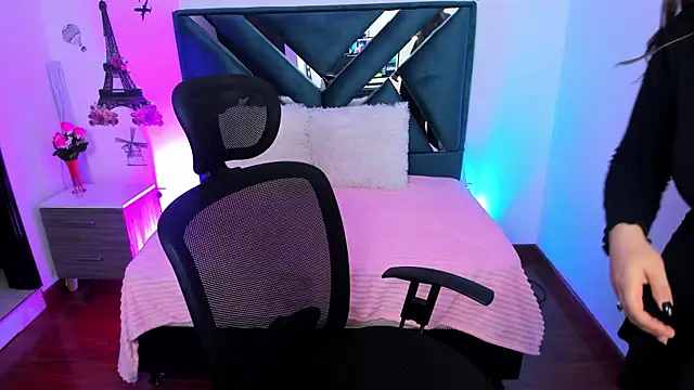 Dana martinezz online show from 03.20.25