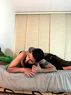 Snapshot of Drogamma chatting on 11.28.25 Drogamma online show from 11.28.25