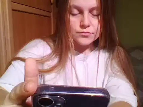 Evasapples online show from 12.22.24