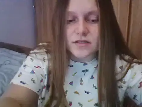 Evasapples online show from 02.21.25