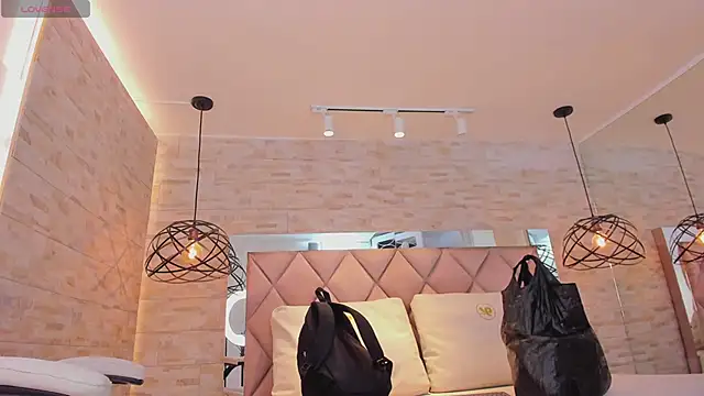 Snapshot of dorothy_vegga chatting on 02.25.25 dorothy vegga online show from 02.25.25