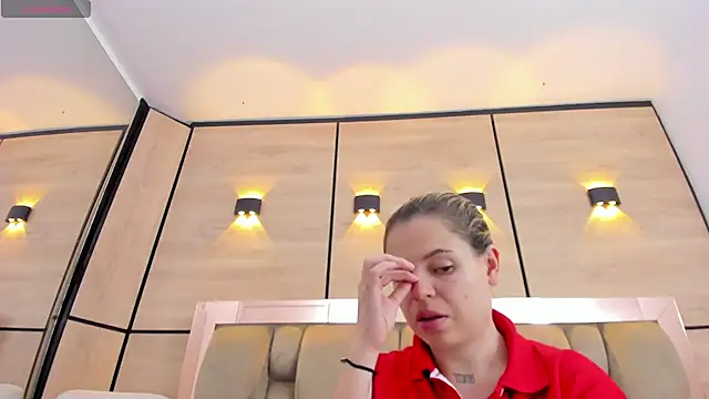 Snapshot of dorothy_vegga chatting on 02.04.26 dorothy vegga online show from 02.04.26