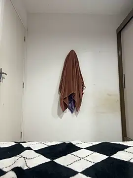 Snapshot of Maduanne chatting on 02.01.25 Maduanne online show from 02.01.25