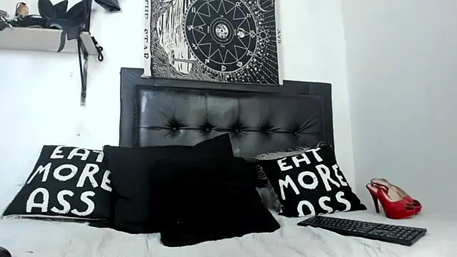 Snapshot of remyflux666 chatting on 12.27.24 remyflux666 online show from 12.27.24