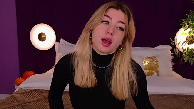 HelenaMorgan online show from 10.15.25