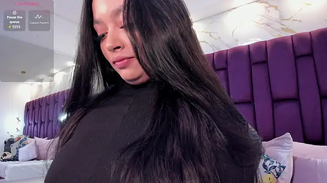 Snapshot of emma_carterr1 chatting on 10.25.25 emma carterr1 online show from 10.25.25