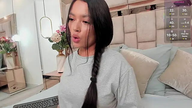 Snapshot of emma_carterr1 chatting on 11.26.25 emma carterr1 online show from 11.26.25