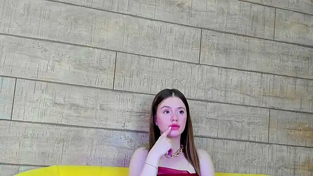 Snapshot of MilanaBalmain chatting on 02.10.25 MilanaBalmain online show from 02.10.25