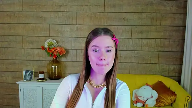 Snapshot of MilanaBalmain chatting on 02.10.25 MilanaBalmain online show from 02.10.25