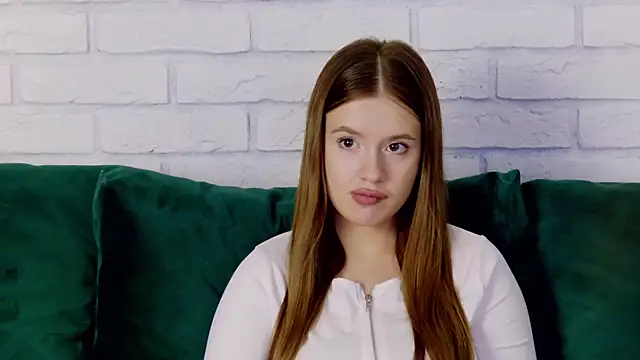 Snapshot of MilanaBalmain chatting on 02.12.25 MilanaBalmain online show from 02.12.25