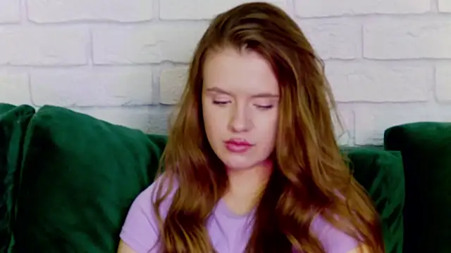 Snapshot of MilanaBalmain chatting on 02.18.25 MilanaBalmain online show from 02.18.25