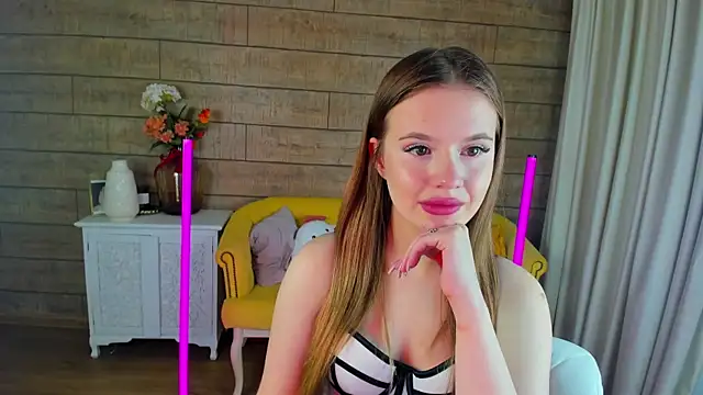 Snapshot of MilanaBalmain chatting on 02.24.25 MilanaBalmain online show from 02.24.25