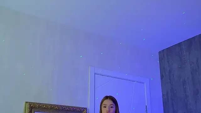 Snapshot of MilanaBalmain chatting on 03.10.25 MilanaBalmain online show from 03.10.25