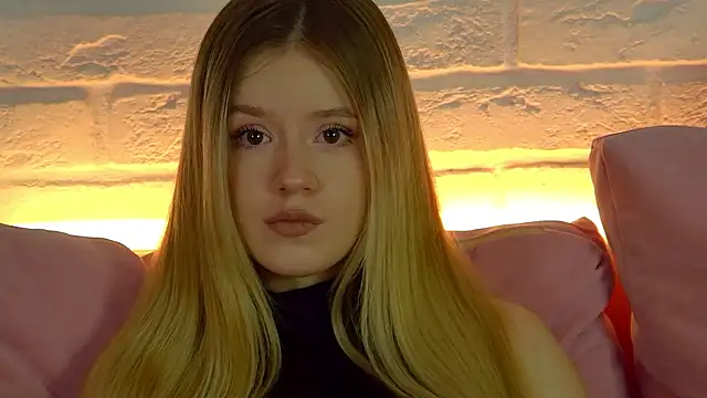 Snapshot of MilanaBalmain chatting on 12.01.25 MilanaBalmain online show from 12.01.25