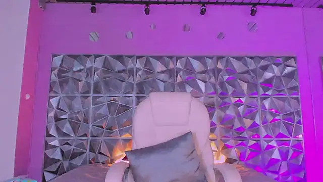 keendaall online show from 03.12.25