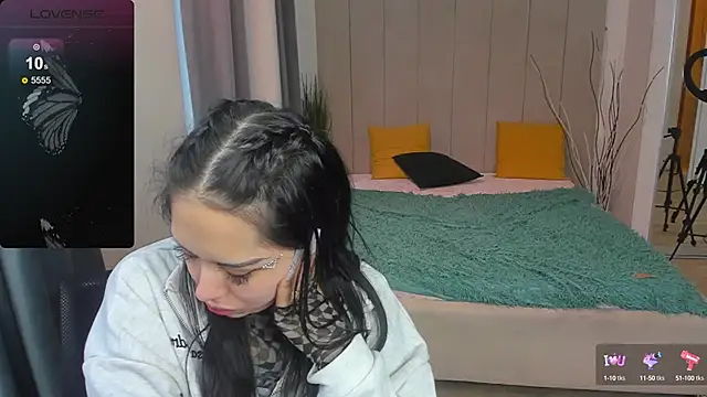 Snapshot of baby__kim chatting on 02.05.25 baby kim online show from 02.05.25