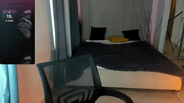 Snapshot of baby__kim chatting on 02.17.25 baby kim online show from 02.17.25