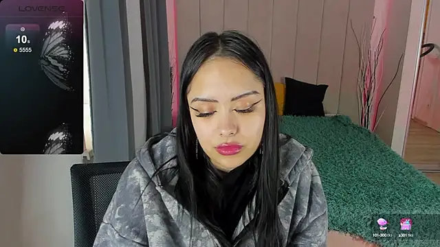 Snapshot of baby__kim chatting on 02.23.25 baby kim online show from 02.23.25