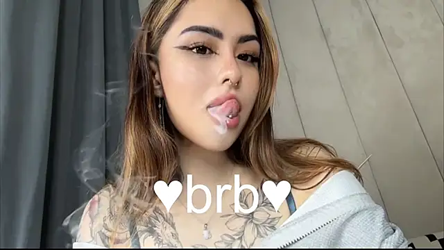 Snapshot of baby__kim chatting on 10.16.25 baby kim online show from 10.16.25