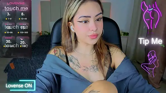 Snapshot of baby__kim chatting on 11.12.25 baby kim online show from 11.12.25