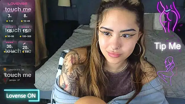 Snapshot of baby__kim chatting on 11.20.25 baby kim online show from 11.20.25