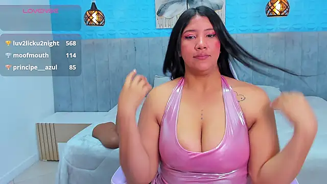 Snapshot of estrella_bigboobs14 chatting on 05.17.26 estrella bigboobs14 online show from 05.17.26