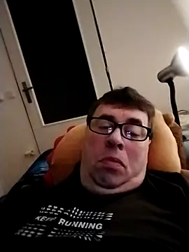 Snapshot of Lisak951 chatting on 12.16.24 Lisak951 online show from 12.16.24