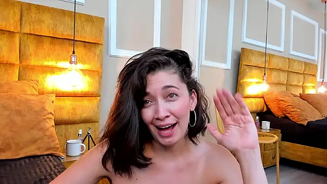 Snapshot of adarussell chatting on 03.13.25 adarussell online show from 03.13.25