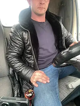 Snapshot of AlexGWoW chatting on 01.24.25 AlexGWoW online show from 01.24.25