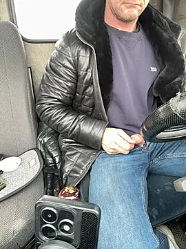 Snapshot of AlexGWoW chatting on 02.28.25 AlexGWoW online show from 02.28.25