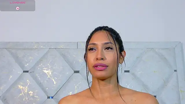 Snapshot of Anna_risse chatting on 12.04.25 Anna risse online show from 12.04.25