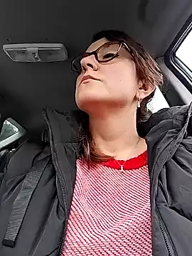 Snapshot of stunning_Rosi chatting on 12.19.24 stunning Rosi online show from 12.19.24