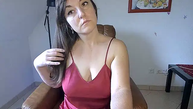 Snapshot of stunning_Rosi chatting on 12.25.24 stunning Rosi online show from 12.25.24