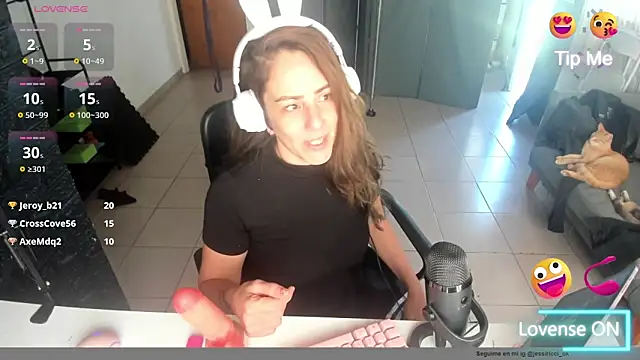 Snapshot of jessiburningheels chatting on 03.17.25 jessiburningheels online show from 03.17.25