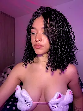 Crystal Dluna online show from 09.18.25