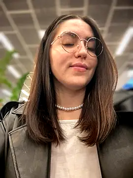 meow girl online show from 11.26.25