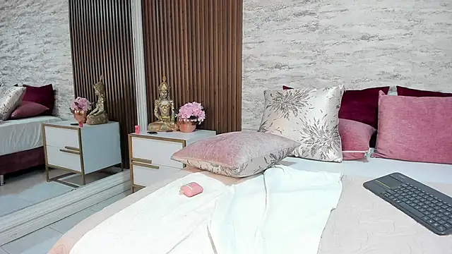 MadisonHunter2024 online show from 01.19.25