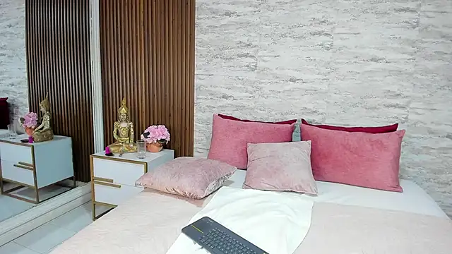 MadisonHunter2024 online show from 01.30.25