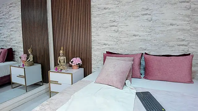 MadisonHunter2024 online show from 02.03.25